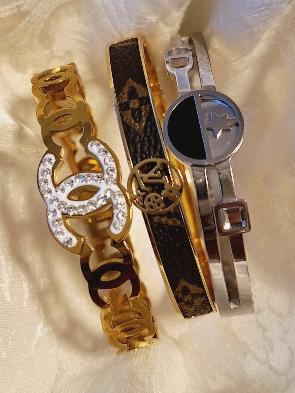 BANGLES with LOGO SET (3) - NEW